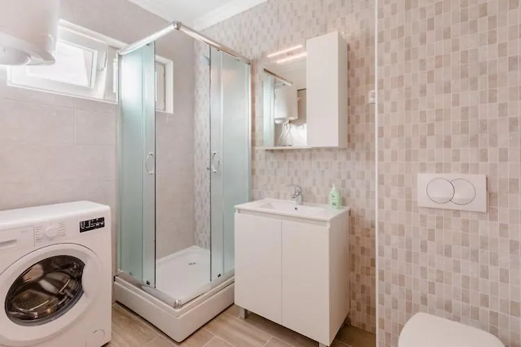 Apartments Fidelis - Two Bedroom Apartment With Terrace And Pool View 5 Trogir