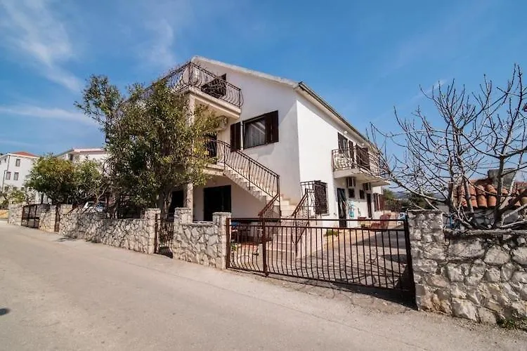 Apartments Fidelis - Two Bedroom Apartment With Terrace And Pool View 5 Trogir Croatia