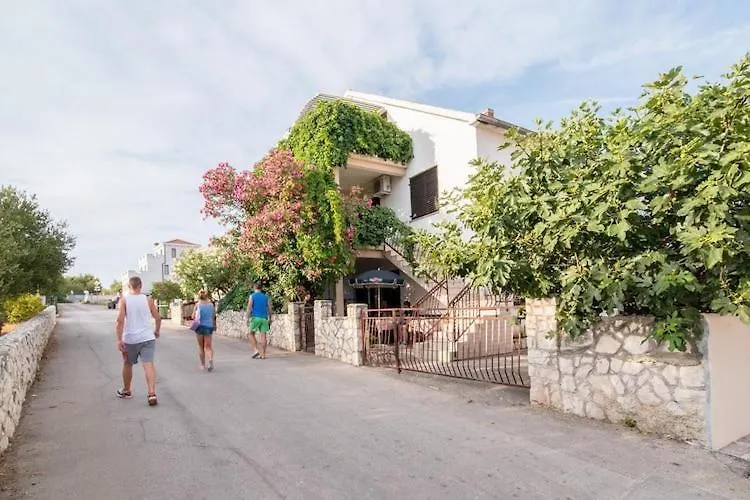 Apartments Fidelis - Two Bedroom Apartment With Terrace And Pool View 5 Trogir